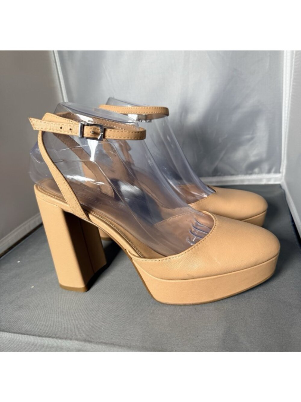 Vince Camuto Patrissya Leather HighHeel Platform Closed Toe Pump Size 8 - Picture 2 of 5